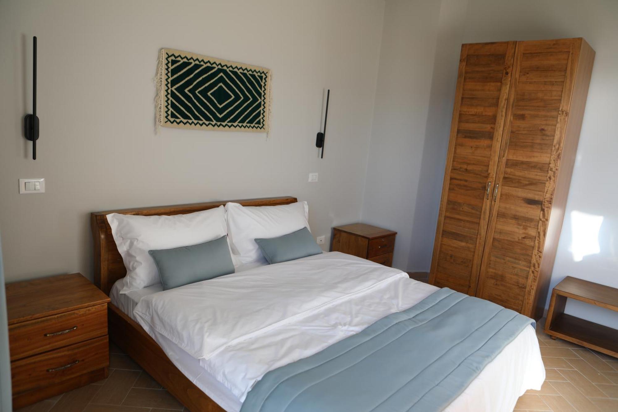 Doko Hotel Radhimë Exterior foto